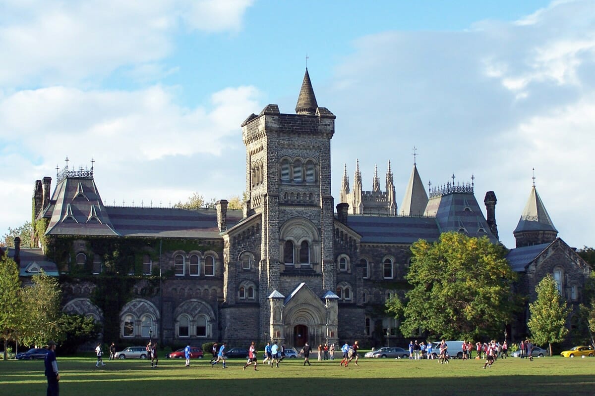 Университет Торонто, 26 университетов Канады попали в рейтинг лучших вузов 26 канадских университетов вошли в рейтинг лучших университетов мира по версии британского журнала Times Higher Education (THE).