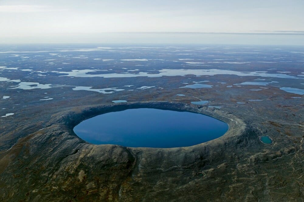 кратер в канаде
