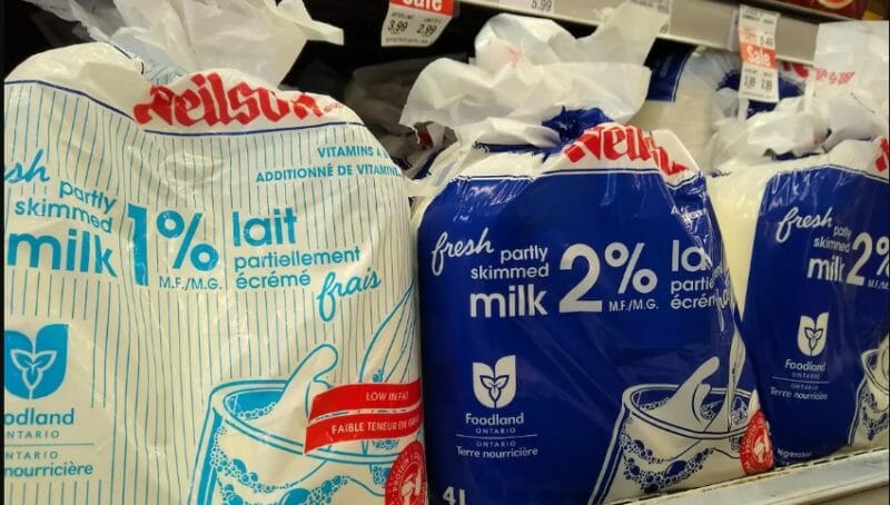 молоко в пакетах