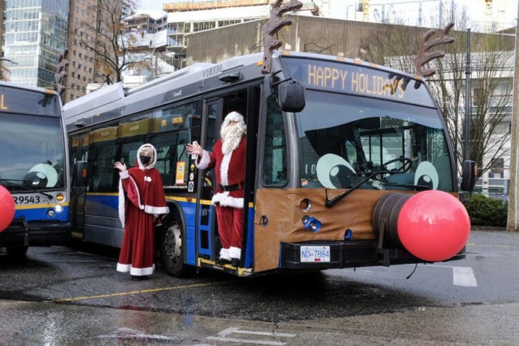 транспорт украшен рождество