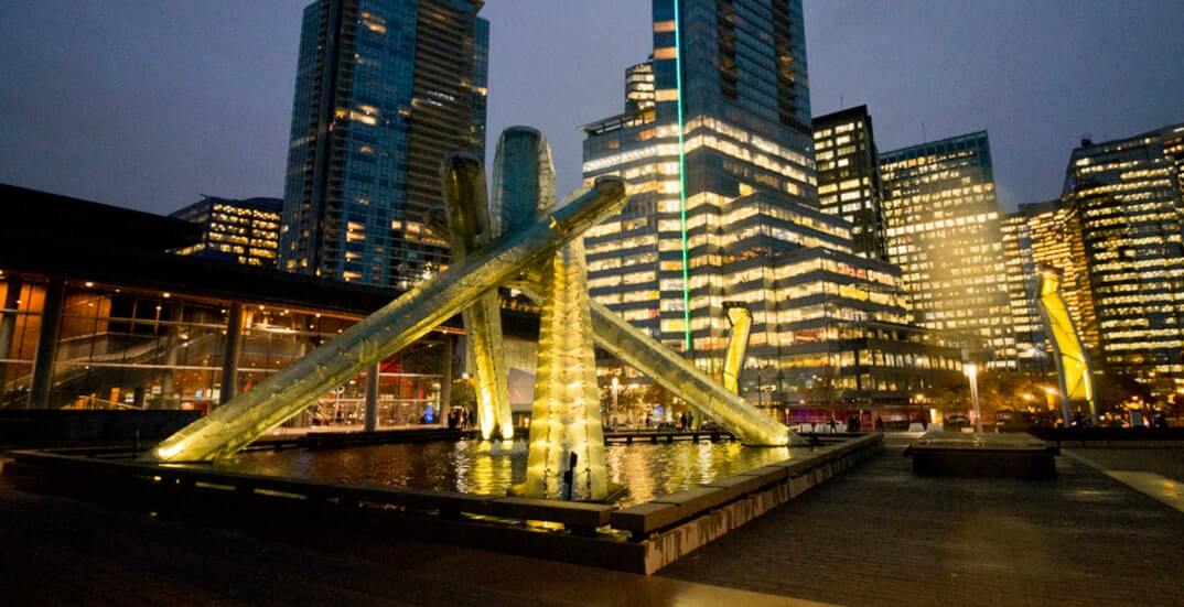 Достопримечательности Ванкувера загорятся жёлтыми огнями в день памяти жертв Холокоста