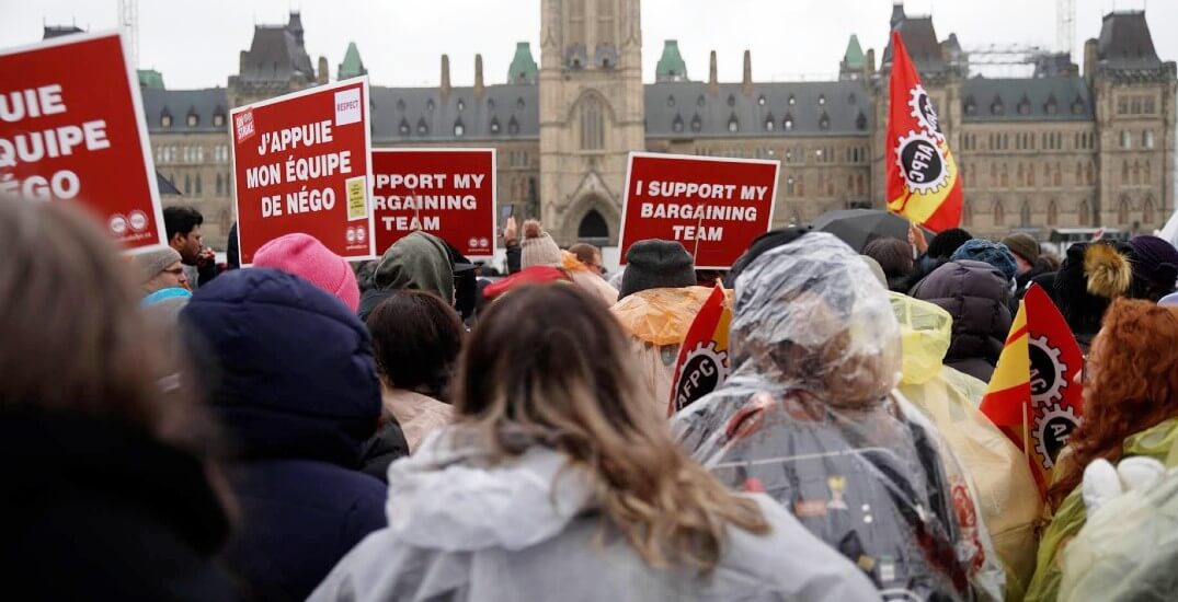 12 ый день забастовки госслужащих в Канаде
