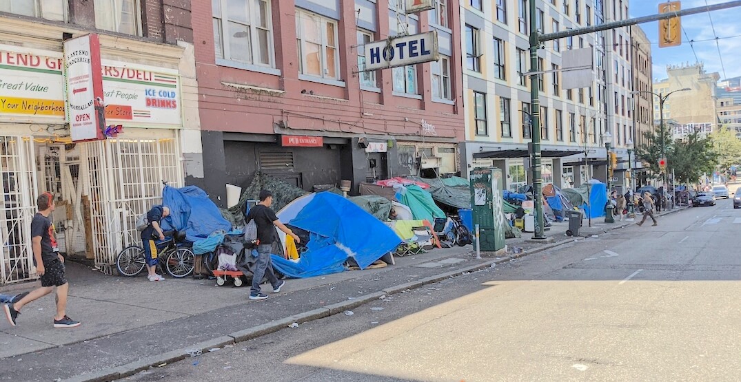 Палатки на East Hastings