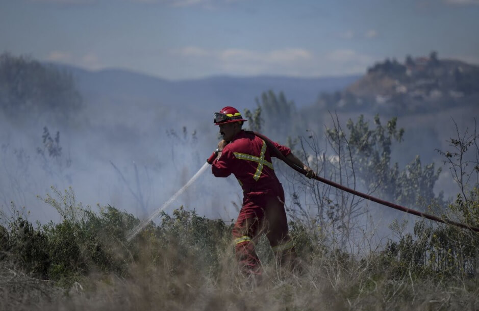 худший сезон лесных пожаров канада