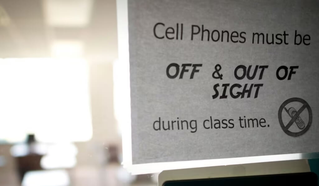 запрет телефонов в школе канада