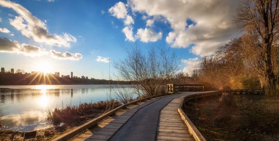 Лучшие парки для зимних прогулок в Большом Ванкувере