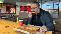 Компания Tim Hortons начнет продавать пиццу: каким будет ассортимент?