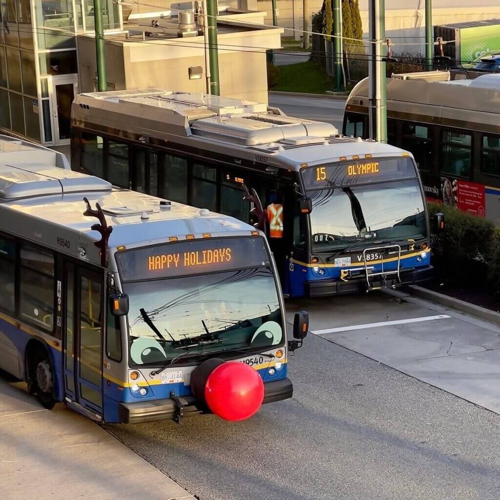 Автобусы с оленями