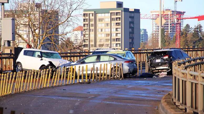 Авария на мосту