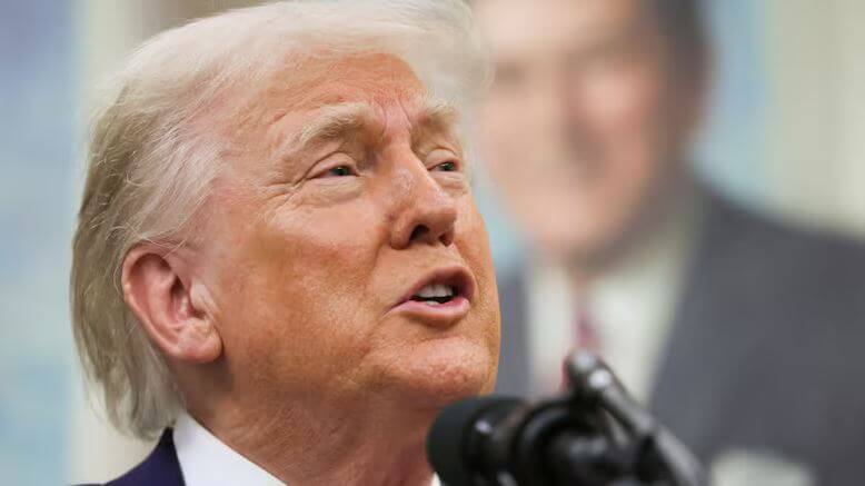 Трамп может продолжать взимать тарифы