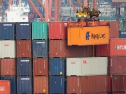 Охрана грузового склада в Канаде, иллюстрация растущей проблемы краж грузов организованной преступностью