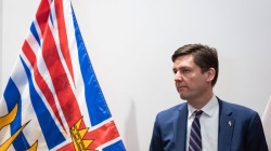 Премьер-министр Дэвид Иби объявляет о гарантиях по кредитам для землевладельцев