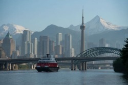 Очередь автомобилей на пограничном переходе между Британской Колумбией и штатом Вашингтон