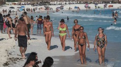 Все больше канадцев отправляются в Мексику