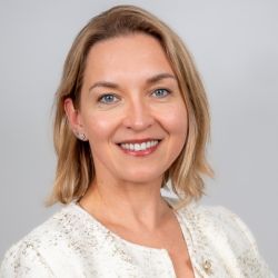 Наталия Носова-Секстон - поддержка в образовании в Канаде