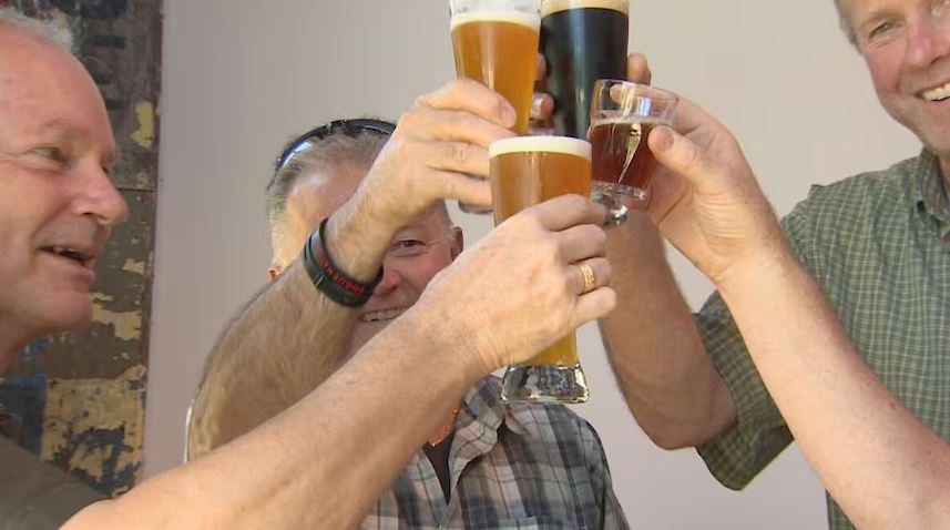 Производственная линия канадской крафтовой пивоварни.