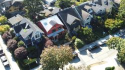 Жилые дома в пригороде Ванкувера, провинция Британская Колумбия