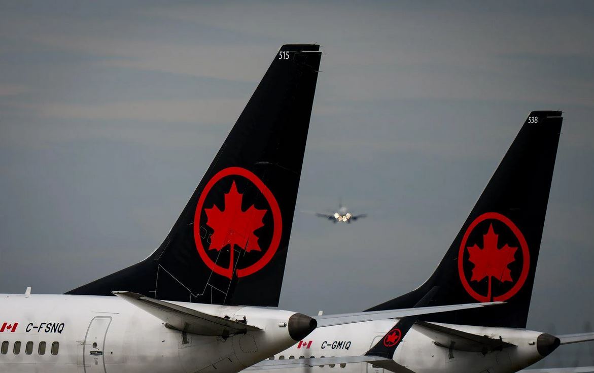 Сотни метров до трагедии Самолет Air Canada на взлетно-посадочной полосе международного аэропорта.