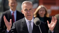 Премьер-министр Марк Карни представляет план экономического развития.