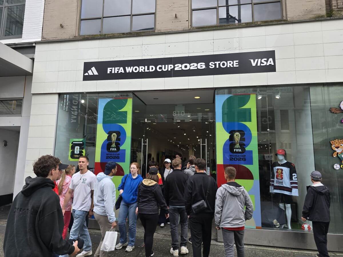3. Официальный магазин FIFA World Cup 2026 в центре Ванкувера 3. Официальный магазин FIFA World Cup 2026 в центре Ванкувера