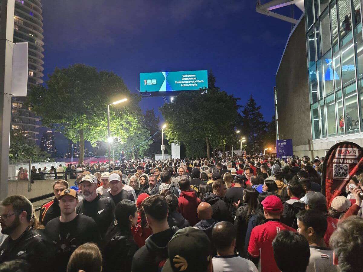 Аншлаг на стадионе BC Place Аншлаг на стадионе BC Place